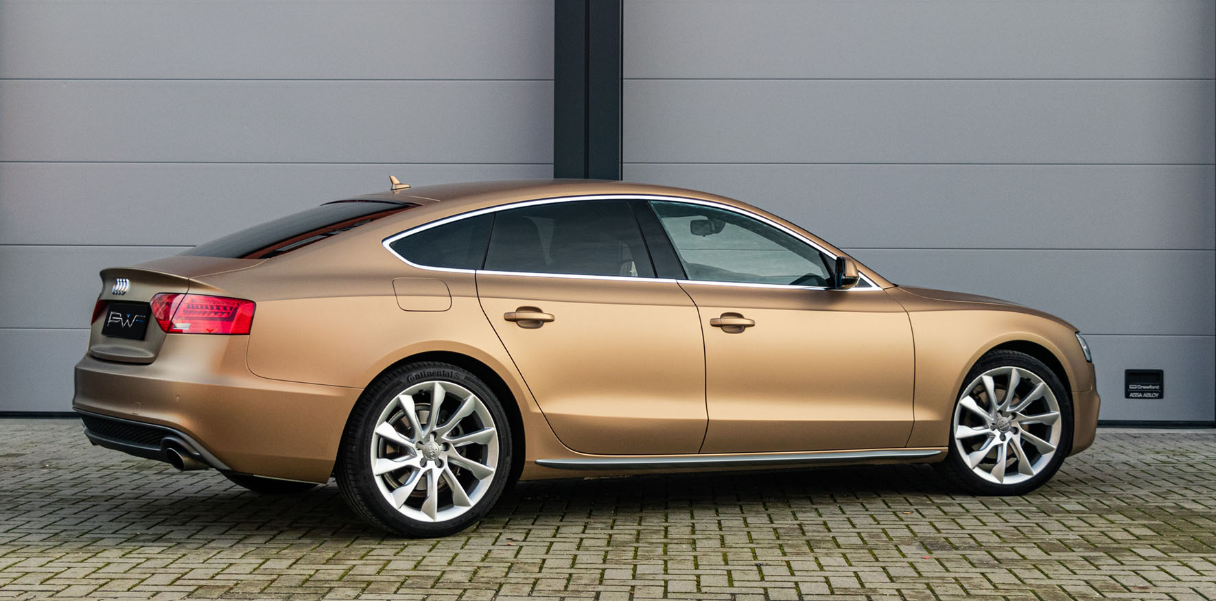 phantom university gold