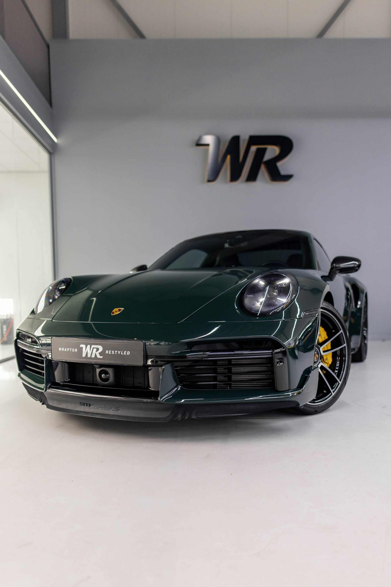 British Racing Green - Platinum Wrapping Film