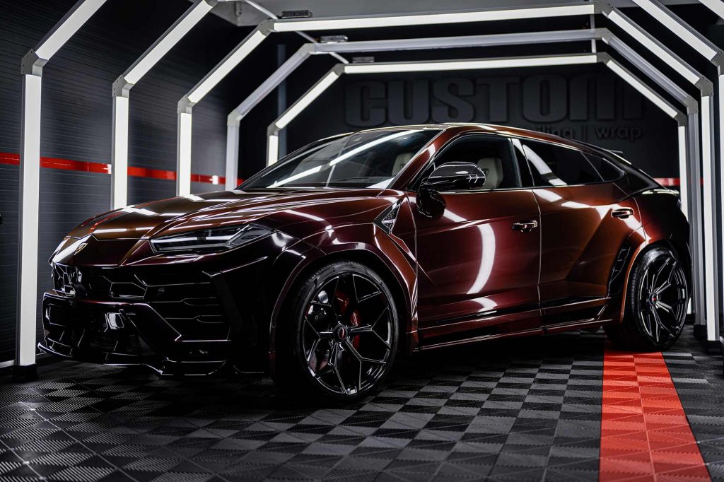 Car Wrapping Farbe Black Opalus foliert auf Lamborghini
