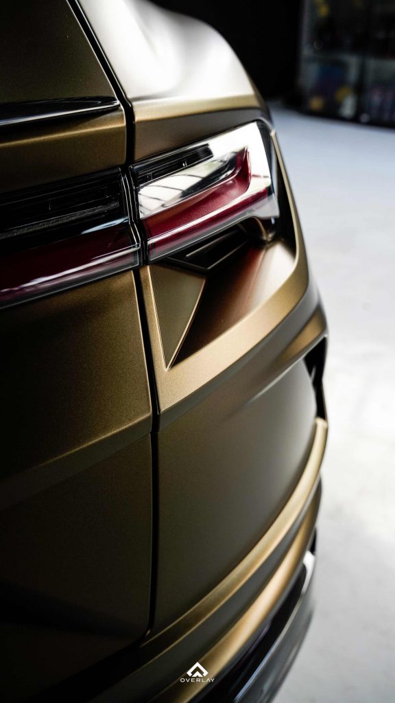 Lamborghini foliert mit der Car Wrapping Farbe Matt Bond Gold