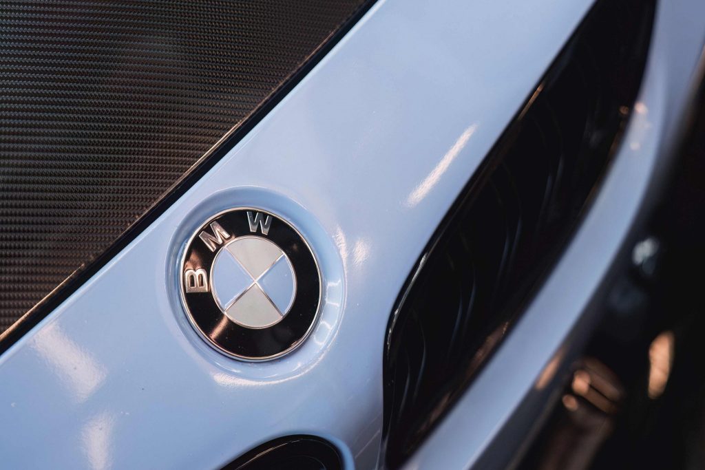 BMW foliert mit der Car Wrapping Farbe Arctic Paradise