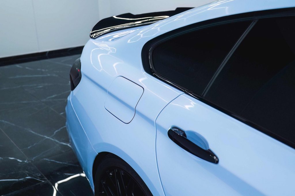 BMW foliert mit der Car Wrapping Farbe Arctic Paradise