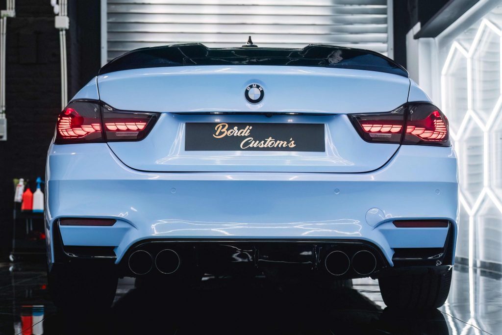 BMW foliert mit der Car Wrapping Farbe Arctic Paradise