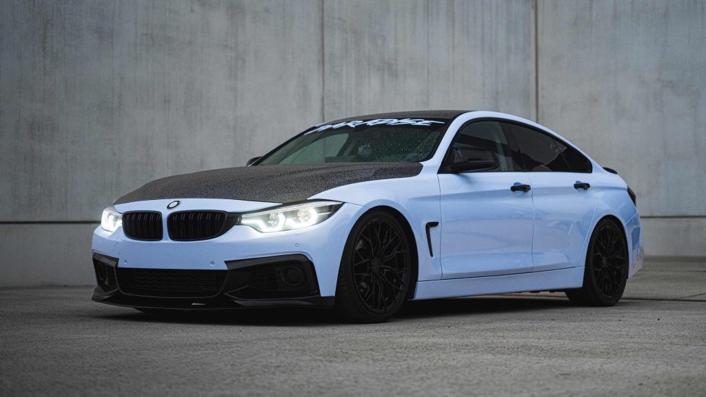 BMW foliert mit der Car Wrapping Farbe Arctic Paradise