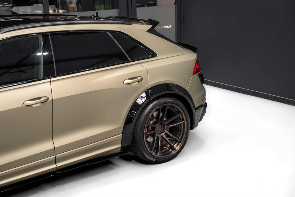 Audi RSQ8 foliert mit Matt Sandstorm