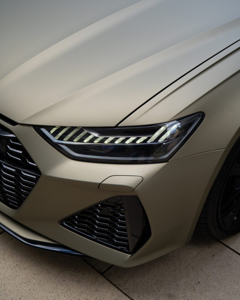 Audi foliert mit der Car Wrapping Folie Intense Matt Sandstorm