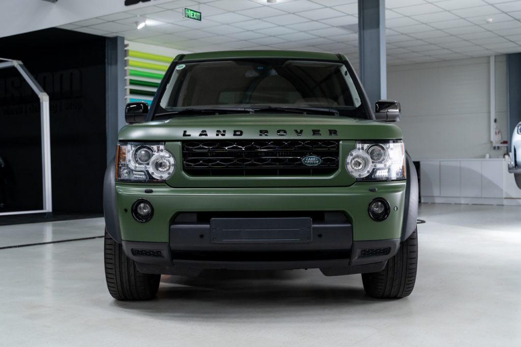 Matt Commando Green auf Land Rover foliert