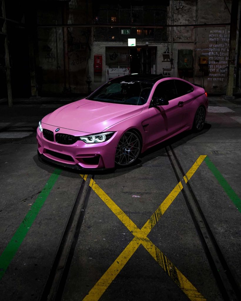 Car Wrapping Folie Pink Cadillac foliert auf BMW m4