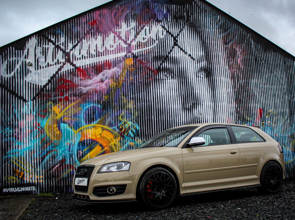 Audi mit Car Wrapping Folie Quicksand