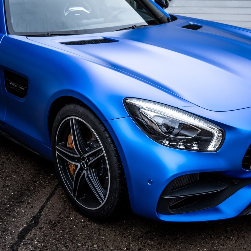 Mercedes mit Car Wrapping Folie Matt Anodized Dark Blue