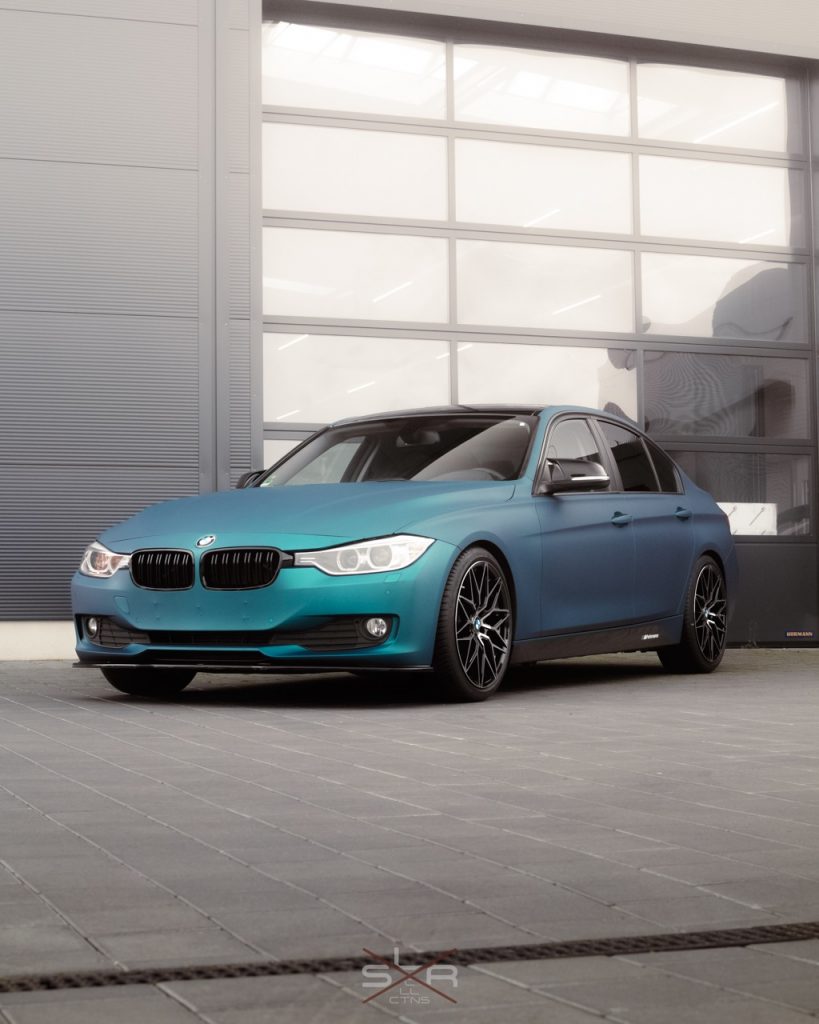 BMW mit Folierung Intense Matt Petrolhead