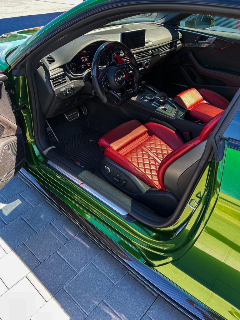 Audi mit Car Wrapping Folie Verdoro Green
