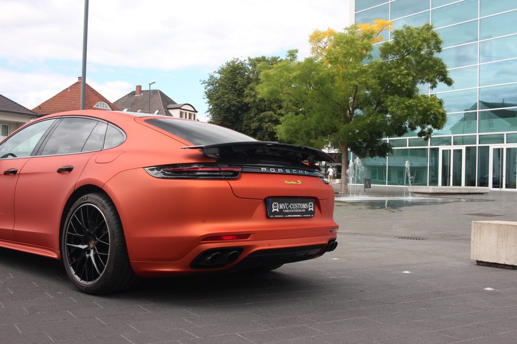 Porsche foliert in der Farbe Intense Matt Wild Orange