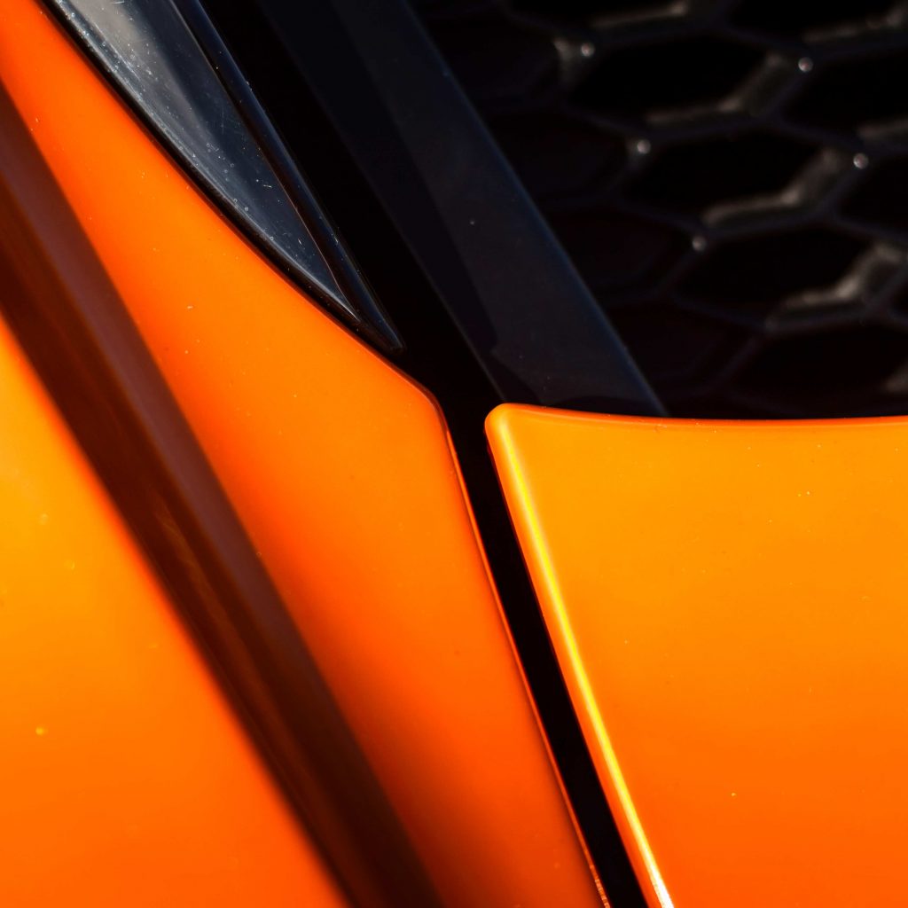 Detailaufnahme eines Audi R8 in der Farbe Punisher Orange von PWF