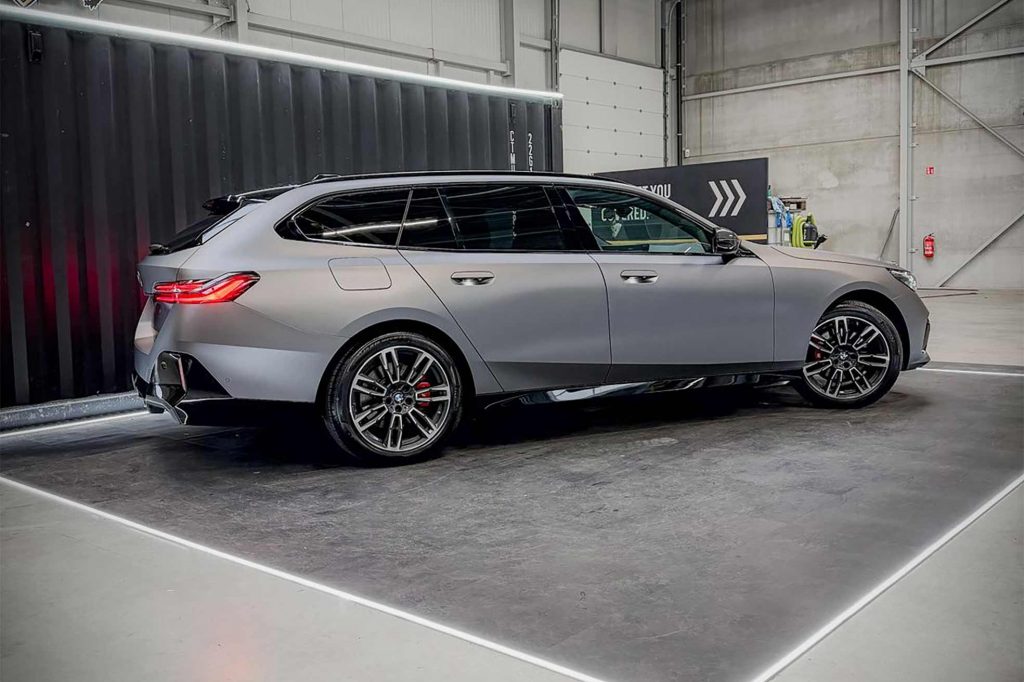 BMW foliert mit Satin Deep Graphite