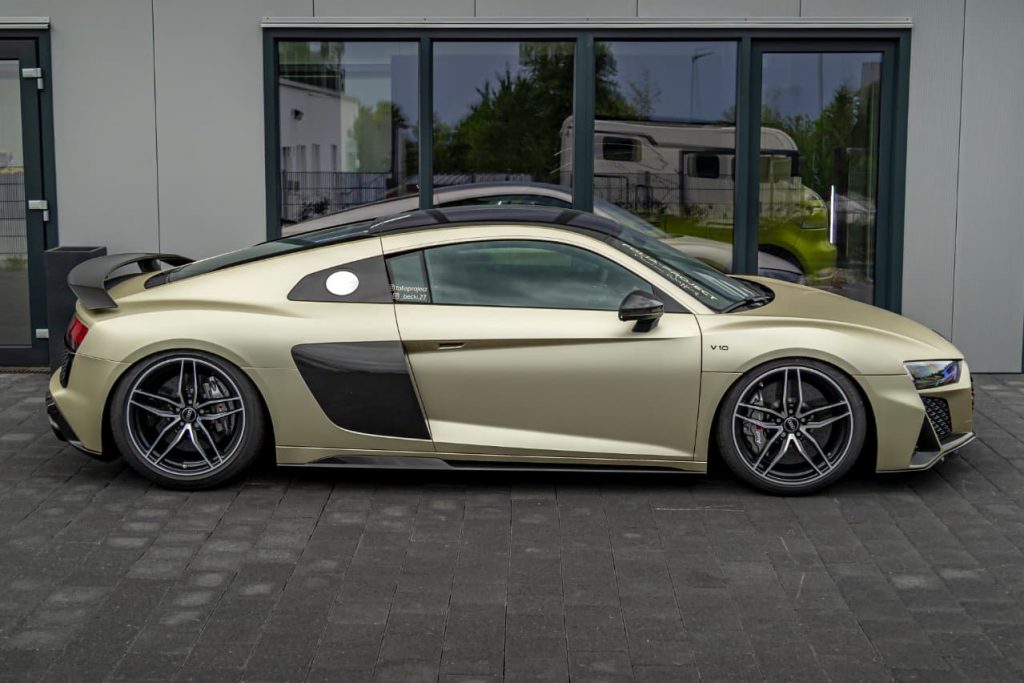 Audi foliert mit der PWF PERFORMANCE Folie Satin Golden Girls