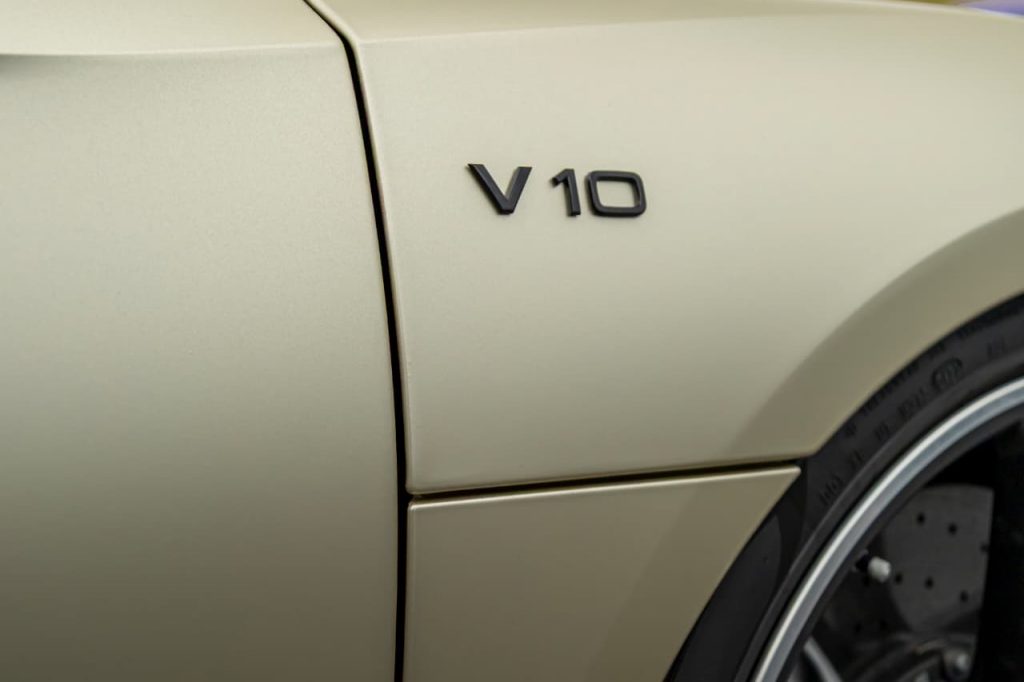 Audi foliert mit der PWF PERFORMANCE Folie Satin Golden Girls
